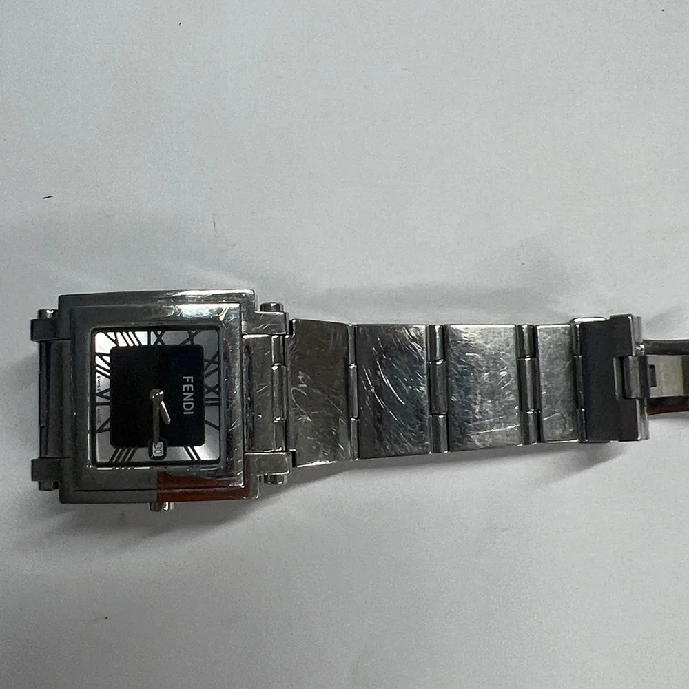 Fendi Quadro 6000G Stainless Steel Bracelet Wristwatch Black Dial Roman Numerals